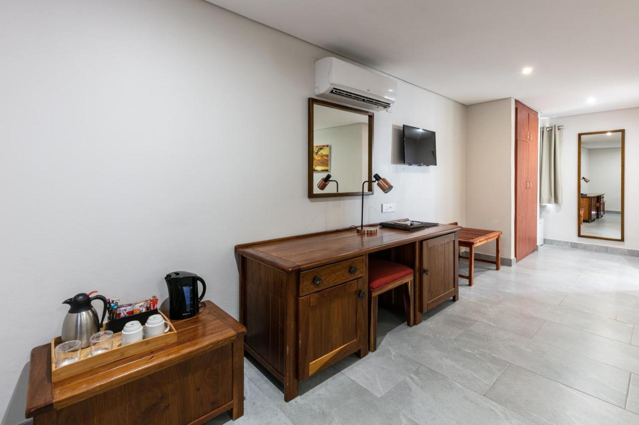 Cresta Jwaneng Hotel Exterior photo