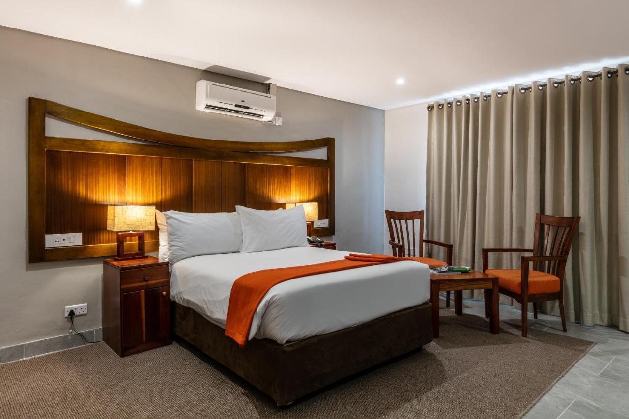 Cresta Jwaneng Hotel Exterior photo